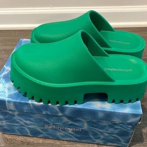 Women’s Clogge Shoes